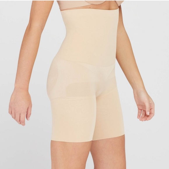 🥳 3/$26 Assets by Spanx High Waist Shaping Shorts Nude Beige - Picture 4 of 9